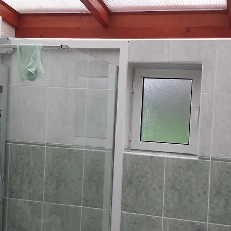 3 Privees Dans Un Jardin D'hiver, Garage Voiture, Velos, Motos Tourville-sur-Arques