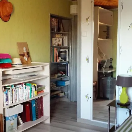 Habitación en casa particular 3 Privées Dans Un Jardin D'hiver, Garage Voiture, Vélos, Motos *