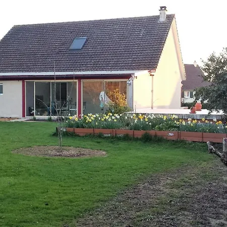 Rum i privatbostad 3 Privees Dans Un Jardin D'hiver, Garage Voiture, Velos, Motos *