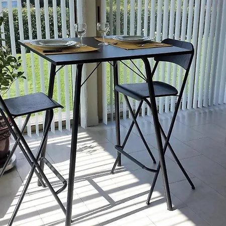 3 Privees Dans Un Jardin D'hiver, Garage Voiture, Velos, Motos * Tourville-sur-Arques