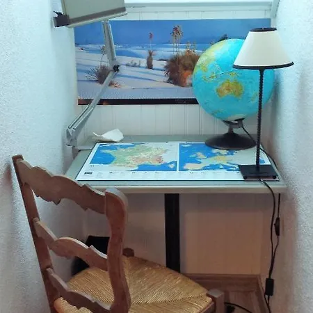 3 Privees Dans Un Jardin D'hiver, Garage Voiture, Velos, Motos Rum i privatbostad *