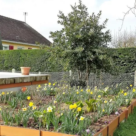 3 Privées Dans Un Jardin D'hiver, Garage Voiture, Vélos, Motos Habitación en casa particular
