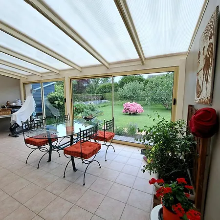 3 Privées Dans Un Jardin D'hiver, Garage Voiture, Vélos, Motos Habitación en casa particular *