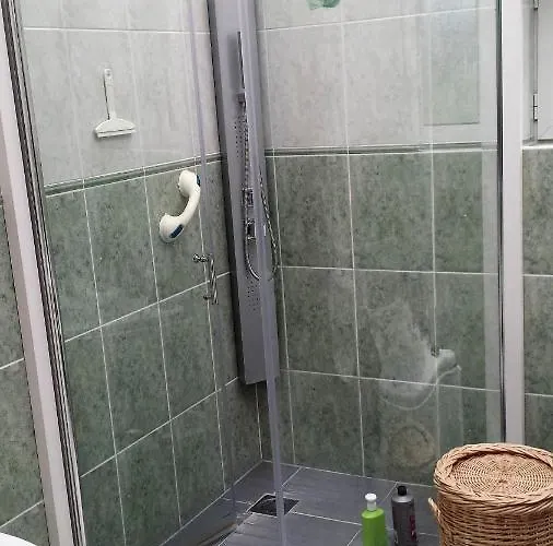 Homestay 3 Privees Dans Un Jardin D'hiver, Garage Voiture, Velos, Motos