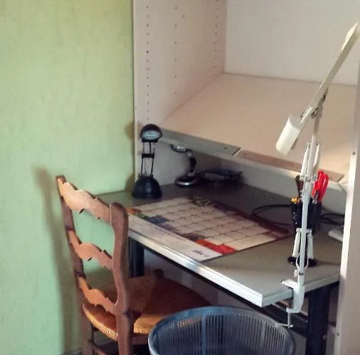 Homestay 3 Privees Dans Un Jardin D'hiver, Garage Voiture, Velos, Motos *