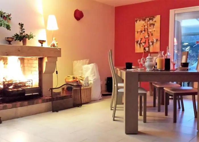 3 Privees Dans Un Jardin D'hiver, Garage Voiture, Velos, Motos