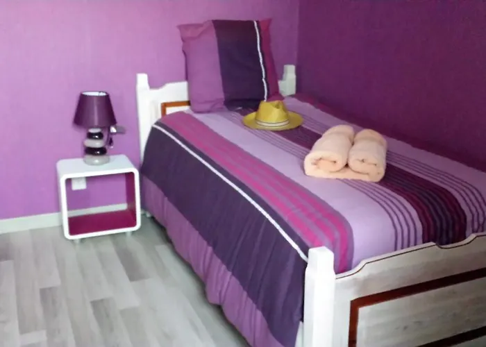 3 Privees Dans Un Jardin D'hiver, Garage Voiture, Velos, Motos