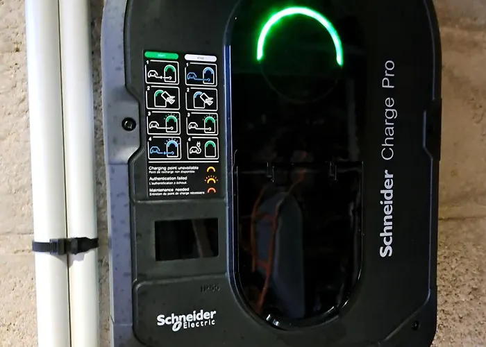 3 Privees Dans Un Jardin D'hiver, Garage Voiture, Velos, Motos Homestay *